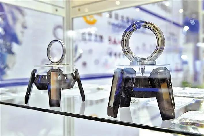 大華軸承 搶抓“互聯”機遇 產銷逆勢上揚 大華軸承 搶抓“互聯”機遇 產銷逆勢上揚